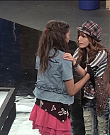Shake_It_Up_S01E08_1080p_BTD_001456.jpg