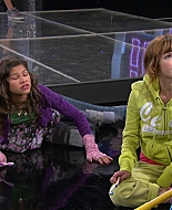 Shake_It_Up_S01E08_1080p_BTD_002108.jpg