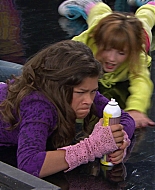 Shake_It_Up_S01E08_1080p_BTD_002146.jpg