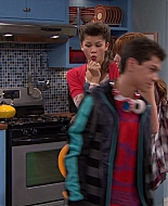 Shake_It_Up_S01E10_1080p_BTD_002170.jpg