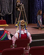 Shake_It_Up_S01E11_1080p_BTD_001157.jpg