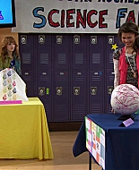 Shake_It_Up_S01E12_1080p_BTD_000604.jpg
