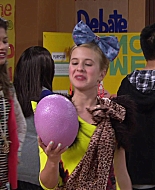 Shake_It_Up_S01E12_1080p_BTD_000851.jpg