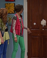 Shake_It_Up_S01E12_1080p_BTD_001815.jpg