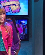 Shake_It_Up_S01E13_1080p_BTD_000102.jpg