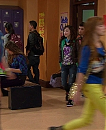 Shake_It_Up_S01E13_1080p_BTD_000618.jpg