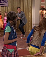 Shake_It_Up_S01E13_1080p_BTD_000922.jpg