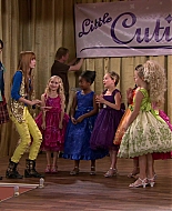 Shake_It_Up_S01E13_1080p_BTD_000951.jpg