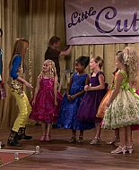 Shake_It_Up_S01E13_1080p_BTD_000953.jpg