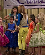 Shake_It_Up_S01E13_1080p_BTD_000988.jpg