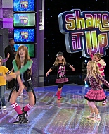 Shake_It_Up_S01E13_1080p_BTD_001151.jpg