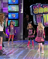 Shake_It_Up_S01E13_1080p_BTD_001165.jpg
