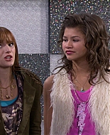 Shake_It_Up_S01E14_1080p_BTD_000588.jpg