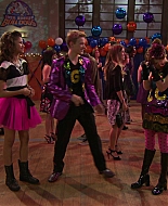 Shake_It_Up_S01E14_1080p_BTD_002207.jpg