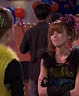 Shake_It_Up_S01E14_1080p_BTD_002705.jpg