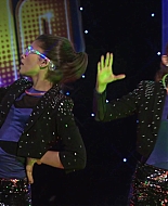 Shake_It_Up_S01E15_1080p_BTD_002960.jpg