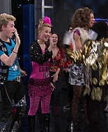 Shake_It_Up_S01E17_1080p_BTD_000081.jpg