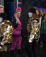 Shake_It_Up_S01E17_1080p_BTD_000084.jpg