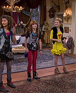 Shake_It_Up_S01E17_1080p_BTD_001207.jpg