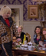 Shake_It_Up_S01E17_1080p_BTD_002532.jpg