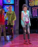 Shake_It_Up_S01E18_1080p_BTD_001005.jpg