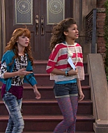Shake_It_Up_S01E18_1080p_BTD_001792.jpg