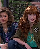 Shake_It_Up_S01E19_1080p_001078.jpg