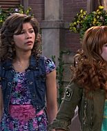 Shake_It_Up_S01E19_1080p_001149.jpg