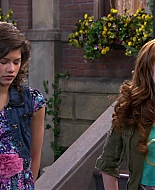 Shake_It_Up_S01E19_1080p_001160.jpg