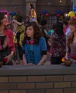 Shake_It_Up_S01E19_1080p_001952.jpg