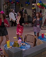 Shake_It_Up_S01E19_1080p_002600.jpg