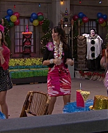 Shake_It_Up_S01E19_1080p_002627.jpg