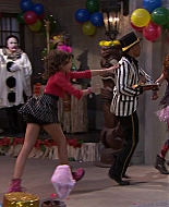 Shake_It_Up_S01E19_1080p_002655.jpg