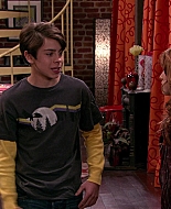 Wizards_of_Waverly_Place_S03E20_Maxs_Secret_Girlfriend_1080p_BTD_002850.jpg