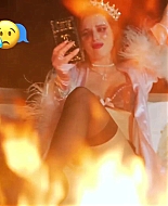 bellathornedaily_Lonely_mv_000131.jpg