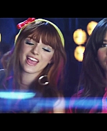 bellathornedaily_Watchme_shakeitup_mv_000020.jpg