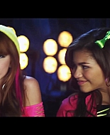 bellathornedaily_Watchme_shakeitup_mv_000031.jpg