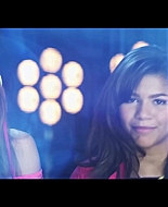 bellathornedaily_Watchme_shakeitup_mv_000047.jpg