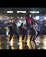 bellathornedaily_Watchme_shakeitup_mv_000059.jpg