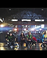 bellathornedaily_Watchme_shakeitup_mv_000060.jpg