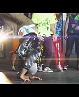 bellathornedaily_Watchme_shakeitup_mv_000110.jpg