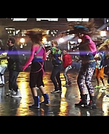 bellathornedaily_Watchme_shakeitup_mv_000117.jpg
