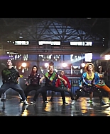 bellathornedaily_Watchme_shakeitup_mv_000120.jpg
