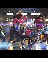 bellathornedaily_Watchme_shakeitup_mv_000121.jpg