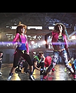 bellathornedaily_Watchme_shakeitup_mv_000127.jpg