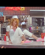bellathornedaily_callitwhatever_screencaps_000131.jpg