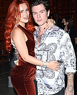 bellathornedaily_efronfashion_fw_milan_282129.jpg