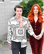 bellathornedaily_efronfashion_fw_milan_outside_28529.jpg