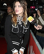 bellathornedaily_himherpremiere_germany_282629.jpg