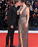 bellathornedaily_jokerpremiere_venicefilmfestival_2810929.jpg